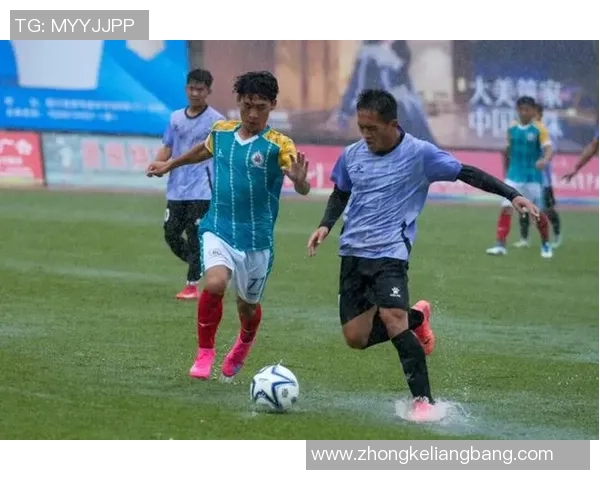 足球明星齐聚万州点燃激情盛宴共同见证足球魅力与城市风采交融